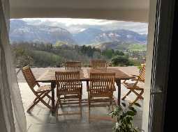  Maison contemporaine avec vues spectaculaires proche d'un village Pyreneen